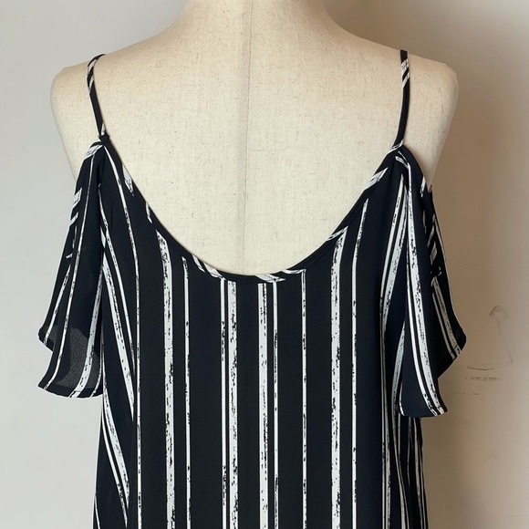 Lush Black‎ And White Striped Cold Shoulder Blouse Size XS - Picture 9 of 11